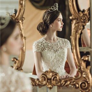 SHOW LISTING ✨🤍✨